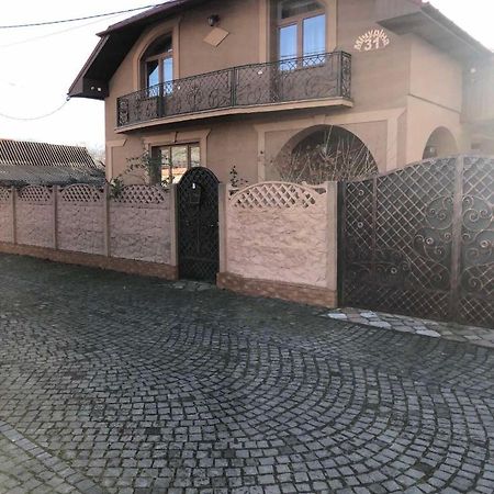 Готель Катерина Чинадійово Екстер'єр фото